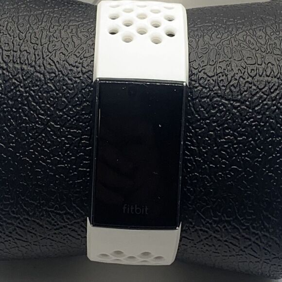 Fitbit Charge 3 FB410GMWT Unisex White Heart Rate Monitor Activity Tracker QU60 - Picture 2 of 9